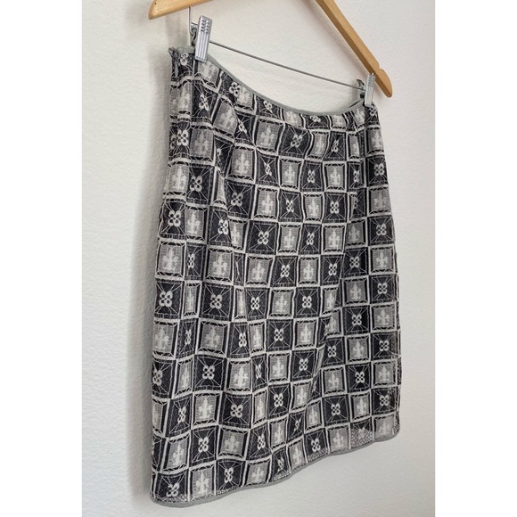 Sophie Max • Josseline Crochet Lace Pencil Skirt - Picture 10 of 13